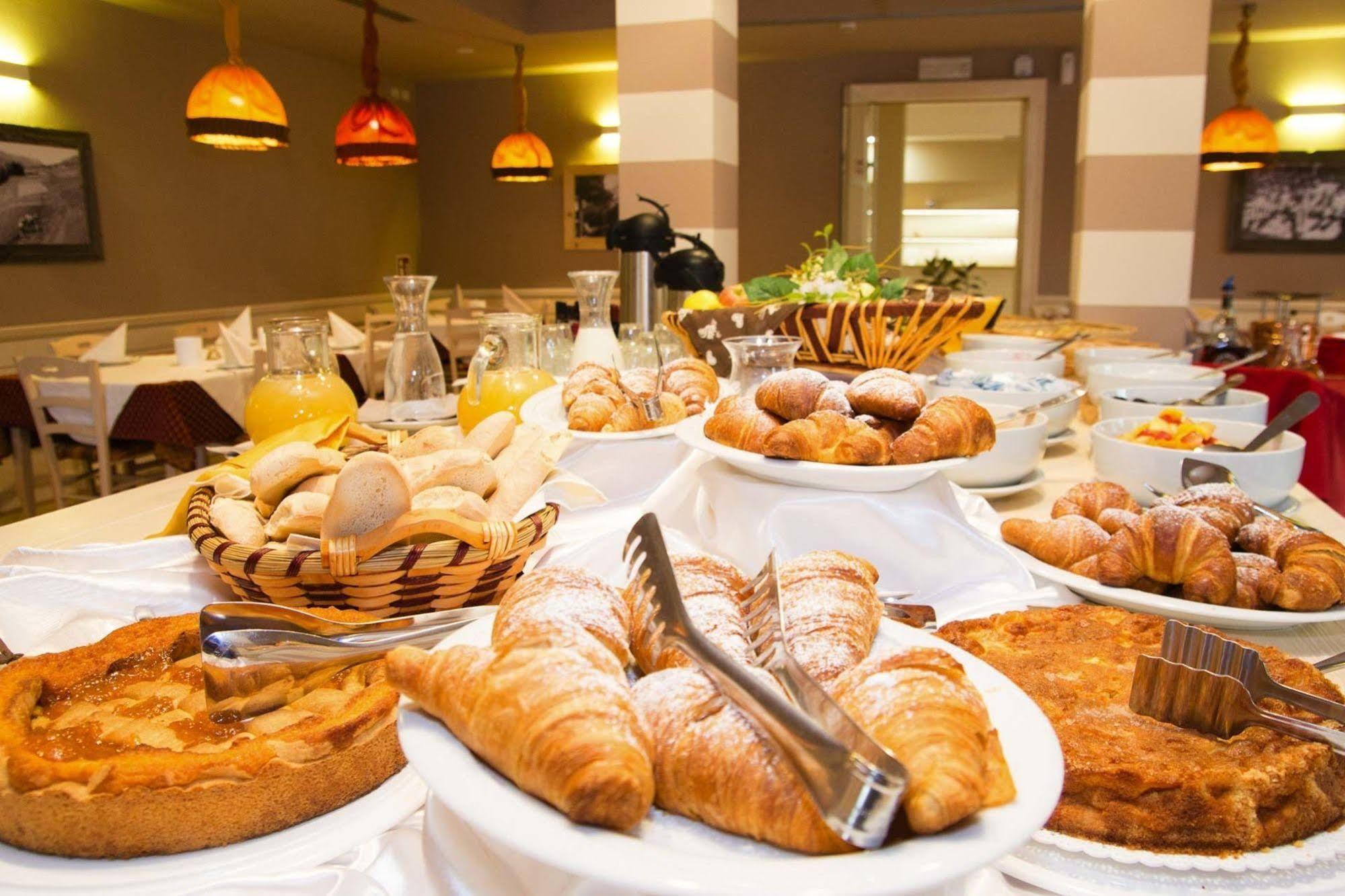 Gh Hotel Piaz Pozza di Fassa Zewnętrze zdjęcie